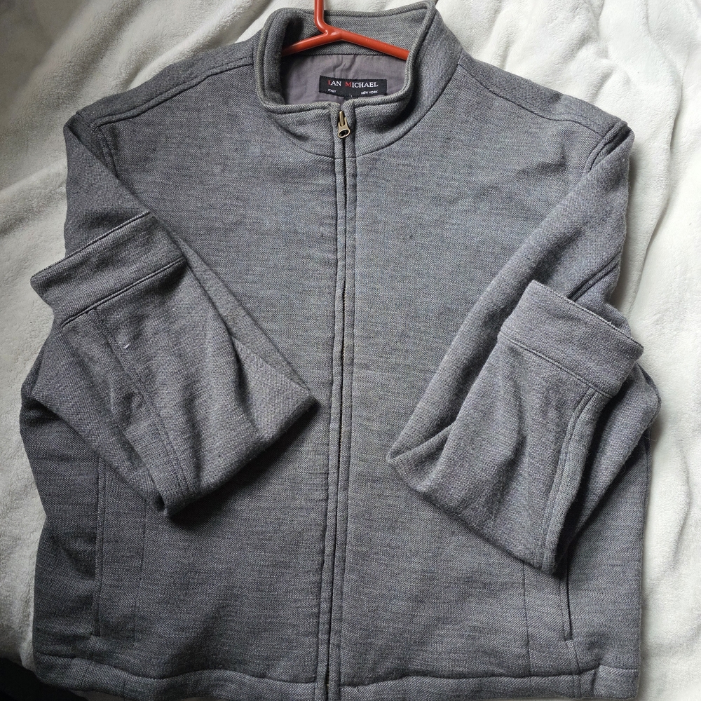 Men’s Gray Zip-Up Sweater